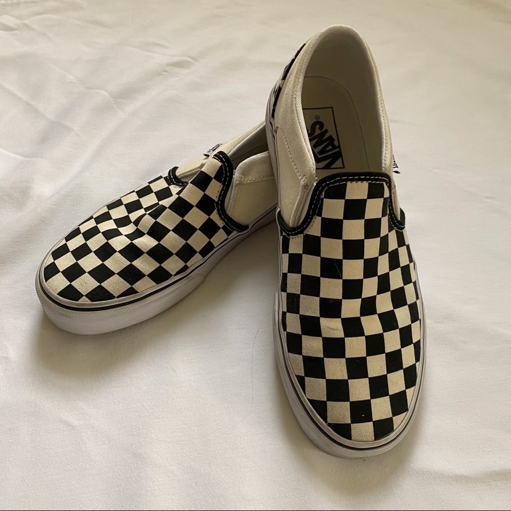 VANS checkered women’s sneakers SZ 8